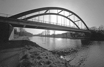 Pont sur canal (Voigtlander L)